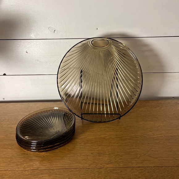6 VINTAGE SMOKED AMBER GLASS PLATES - Picture 5 of 10